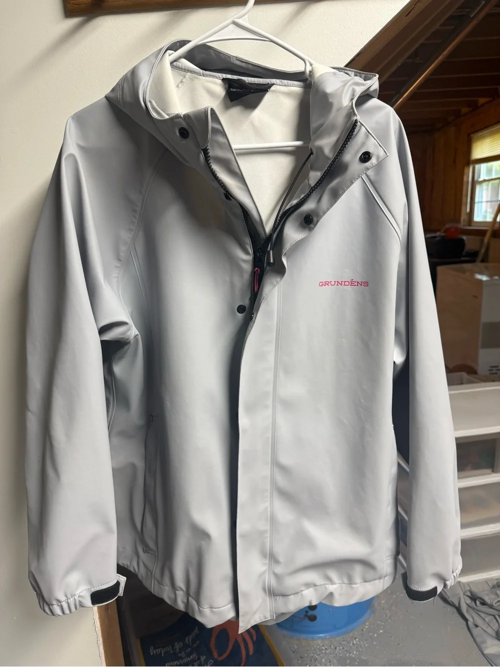 Grundéns Women’s Light Gray Waterproof Hooded Jacket